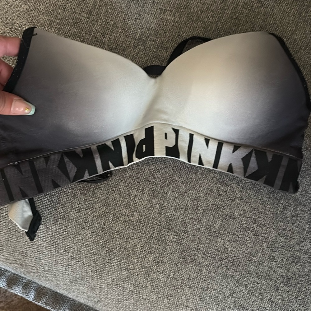 Victoria’s Secret pink collection bra